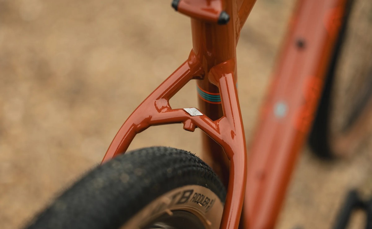 Marin DSX 2 1x12 Clay Orange gravel s rovnými řidítky