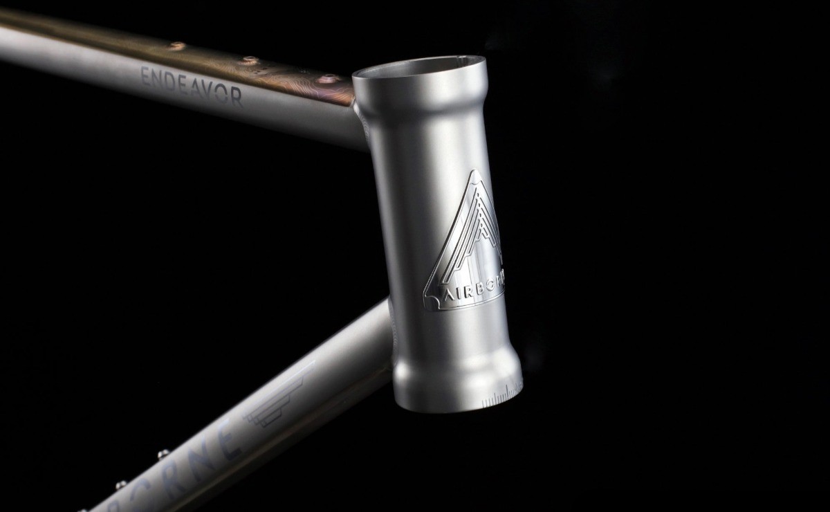 Gravel rámová sada Airborne Endeavour Titanium