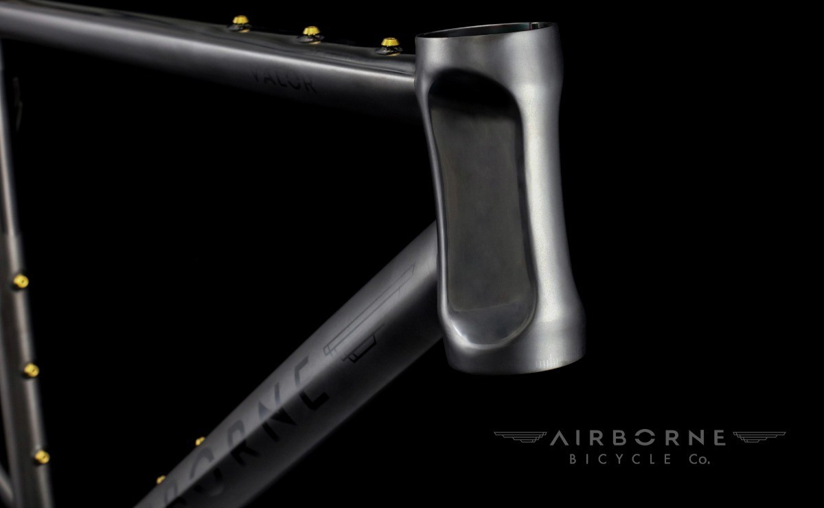 Airborne Valor titan allroad rámová sada